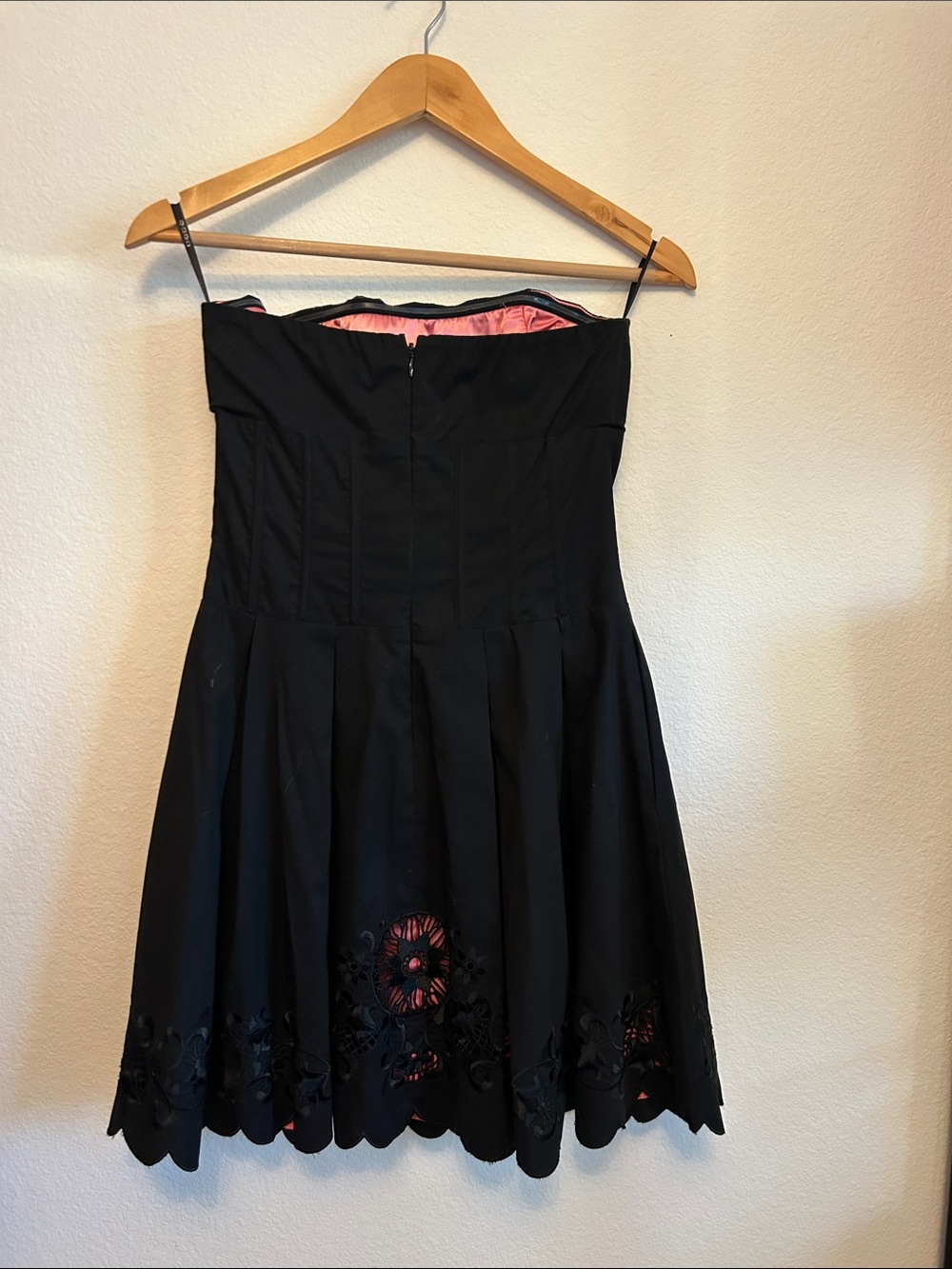 Black strapless Bebe evening dress - Picture 2 of 4